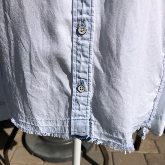 DL1961 PREMIUM MERCER & SPRING CHAMBRAY FRAYED ACCENT BUTTON UP SHIRT MEDIUM EUC - Picture 12 of 16